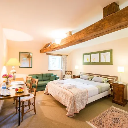 Manoir De Ponsay 펜션 찬토네이
