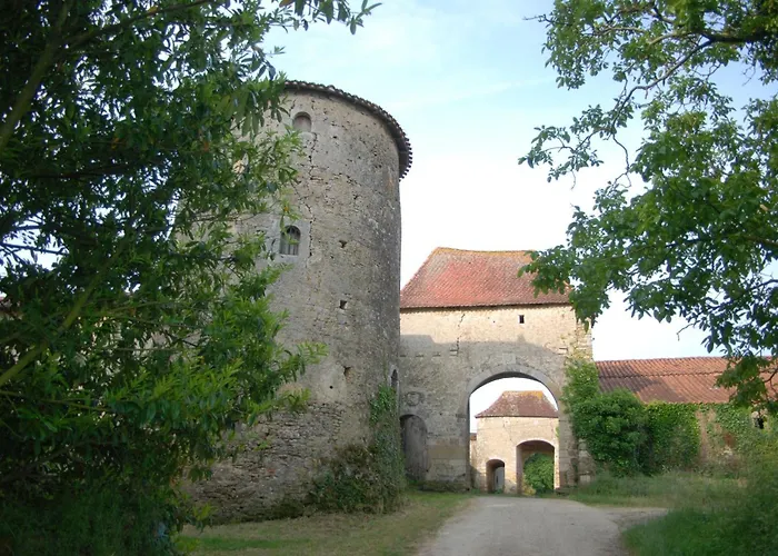 Manoir De Ponsay Hébergement de vacances *